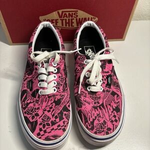 Lady Vans rose pink and black #vans
excellent condition